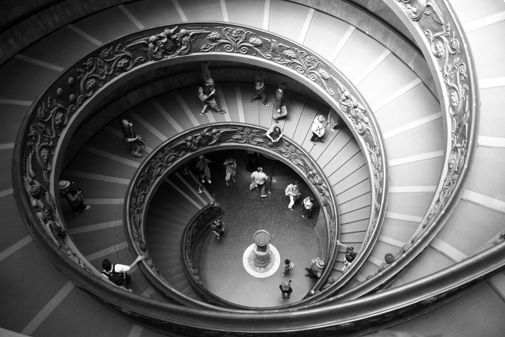 Vista dall'alto della scala del Bramante, nei Musei Vaticani