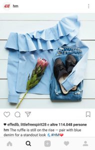 Abbinamento di vestiti suggerito dal profilo instagram di H&M. Foto usata come content marketing